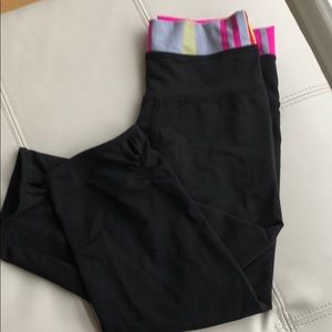 LuluLemon crops size 4